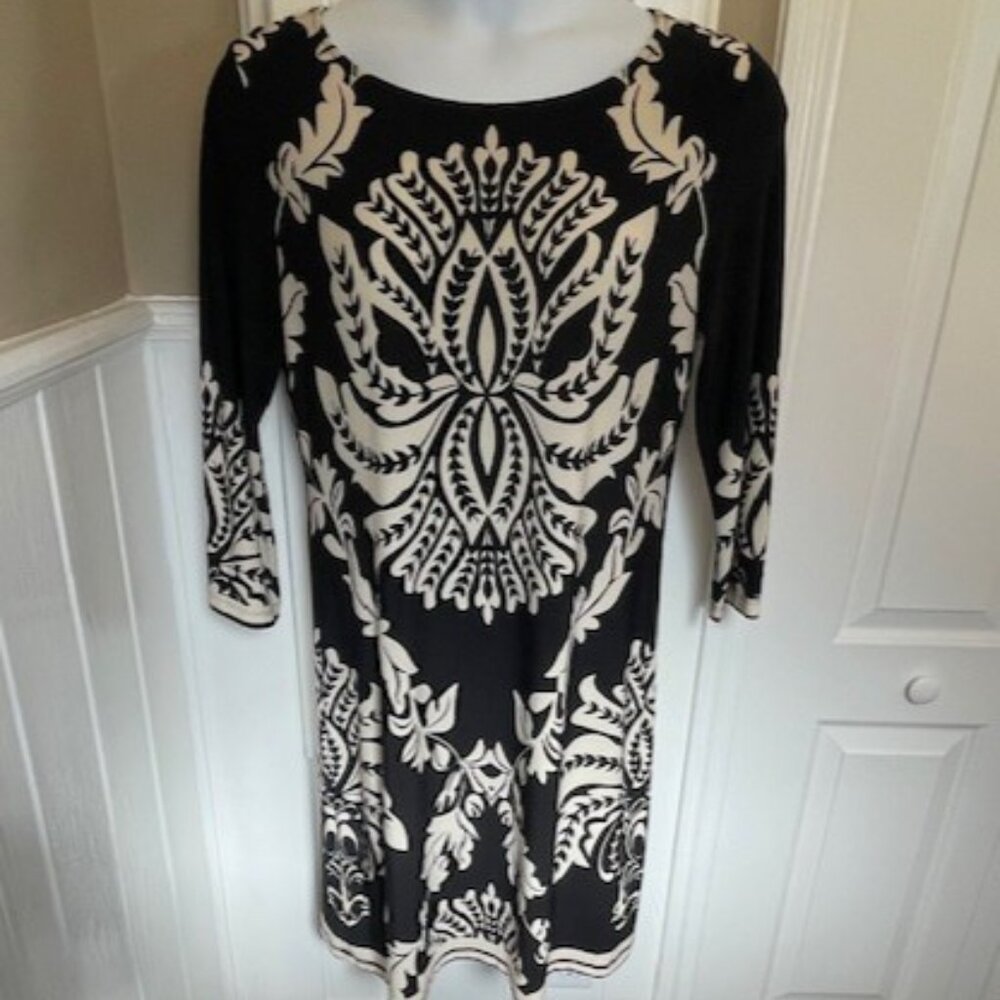 Classic black/cream print shift dress size XL.